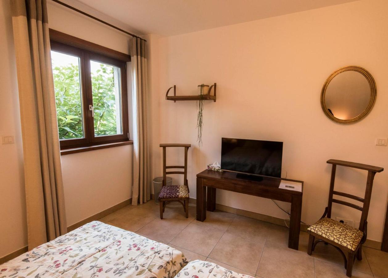 Chambre D'Hotes De Charme, Un Temps En Foret Westhouse Exterior photo
